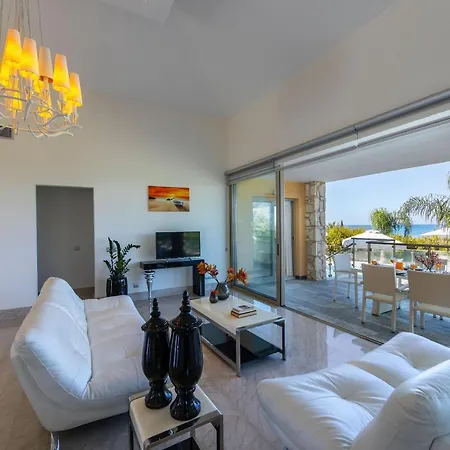 Pandora Beach Front Luxury Willa